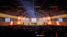 Ada Yonath im Audimax der TU Dresden