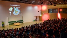 Ada Yonath im Audimax der TU Dresden