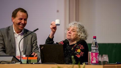 Ada Yonath im Audimax der TU Dresden