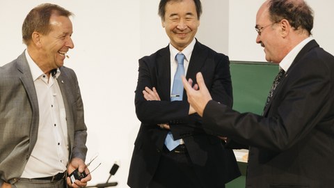 Nobelpreisträger Kajita mit Prof. Kirschbaum
