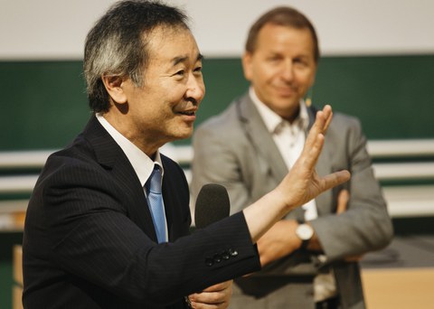 Nobelpreisträger Kajita mit Prof. Kirschbaum