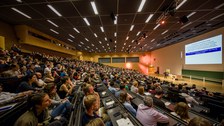 Tom Südhof im Audimax der TU Dresden