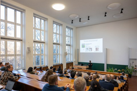 Hörsaalansicht von hinten.