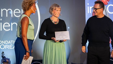Dorit Brixius erhält den FWIS-Award.