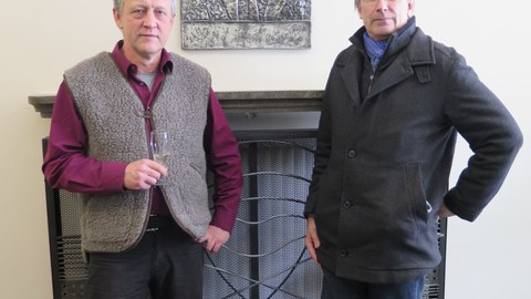 Ulrich Eißner und Jörg Zaun vor Recknagel-Relief