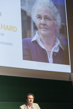 Prof. Michael Brand bei seiner Einführungsrede