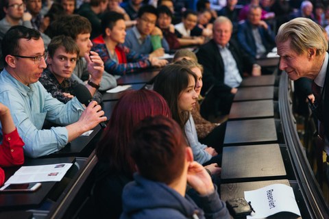 Frage aus dem Publikum an Sir Gurdon