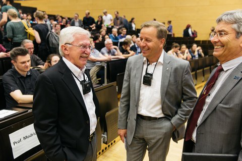 Unterhaltung des Rektors mit Prof. Kirschbaum und Prof. Modrich