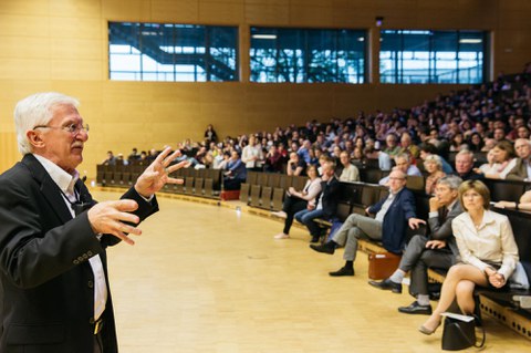 Modrich vor dem Publikum