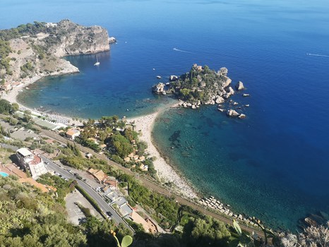 Luftaufnahme einer Küstenansicht