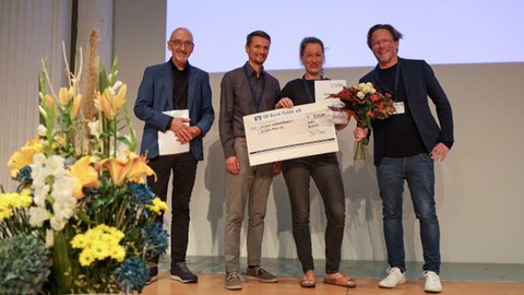 Verleihung des GNP Förder- und Nachwuchspreis von der Deutschen Gesellschaft für Neuropsychologie. v.l.n.r.Dipl. Psych. PD Dr. Bruno Fimm (Aachen, Wissenschaftlicher Beirat GNP), Dipl.-Psych. Frank Uecker (Magdeburg, Hasomed® GmbH), Dr. rer. nat. Christa 
