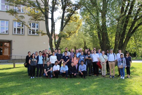 Gruppenfoto der Teilnehmer der Sommerschule Mikromotoren 2017
