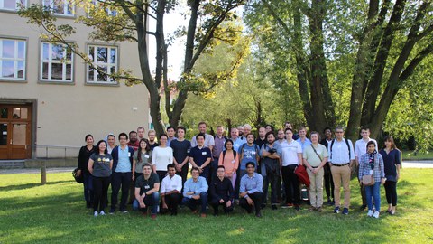 Gruppenfoto der Teilnehmer der Sommerschule Mikromotoren 2017