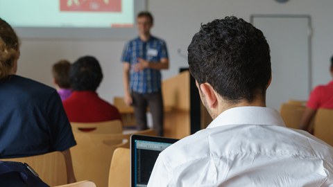 Hörsaal Symbolbild