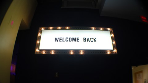 WelcomeBack Schild