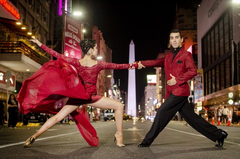 Tango dancers in Buenos Aires