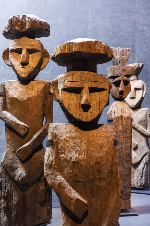 Präkolumbische Holzstatuen