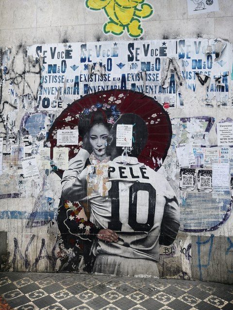 Geisha und Pele Graffiti in Liberdade, Sao Paulo
