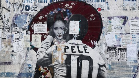 Geisha und Pele Graffiti in Liberdade, Sao Paulo