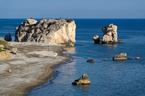 große Felsen am Strand