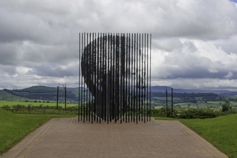 Mandela-Denkmal in der Natur