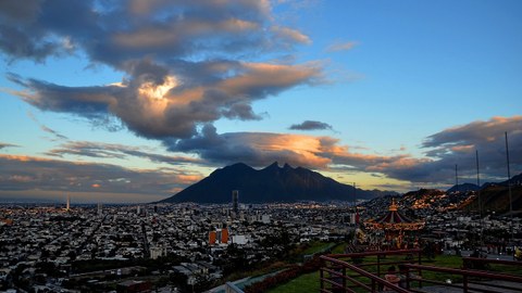 Monterrey_Pixabay_mikefoster
