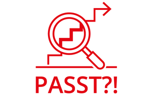Logo von PASST?! mit Treppenstufen, die von einer Lupe vergrößert werden