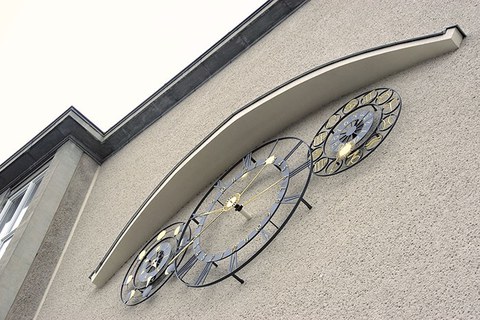 Uhr