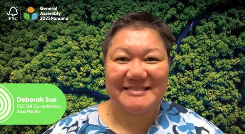 Deborah Sue ist als Koordinatorin für den Forest Stewardship Council tätig.