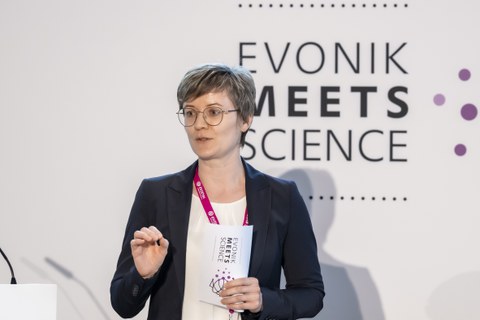 Dr. Julia Lyubina