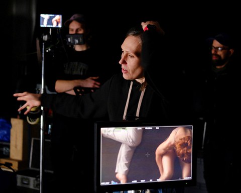 Alina Cyranek on set for her film “Fassaden.”