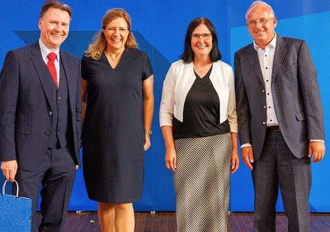Bei der Alumniverabschiedung 2026 an der Fakultät Wirtschaftswissenschaften