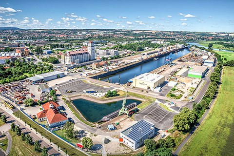 Das Foto zeigt ein Luftbild des Alberthafens Dresden.