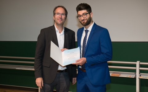 Mahmood Jabbasseh was honoured with the DAAD Award 2019. It was presented by Prof. Dr. rer. nat. habil. Hans Georg Krauthäuser, TU Dresden's Vice-Rector for Academic and International Affairs.