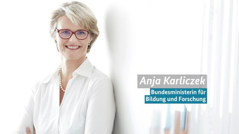 Portrait Bildungsministerin Anja Karliczek 