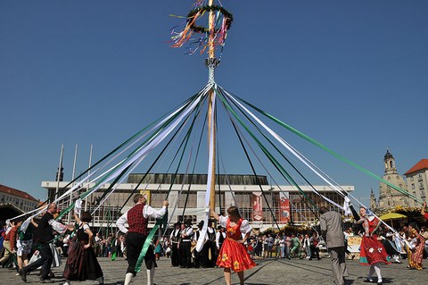 maypole dance