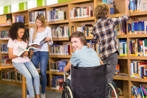 Student im Rollstuhl