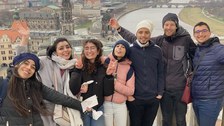 Gruppenfoto KOSPIE Tunesien 2022 auf der Frauenkirche
