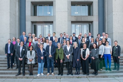 Foto der im Jahr 2024 neuberufenen Professorinnen und Professoren