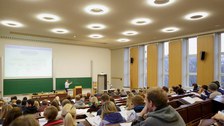 Hörsaal mit Studierenden