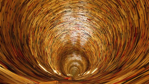 Turm aus Büchern