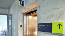 Beschilderung Aufzug CHE, Chemie Gebäude