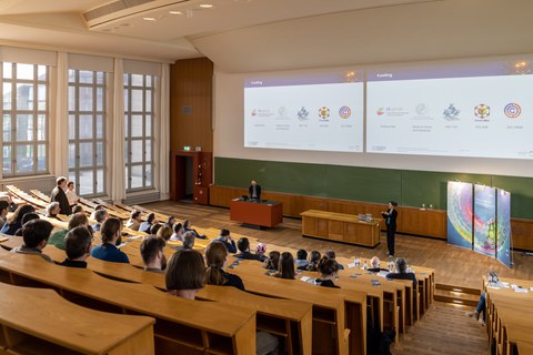 Schönfeldhörsaal mit Publikum während der Präsentation
