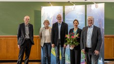 Gruppenfoto Prof. Hassinger und Orga-Team von ct.qmat