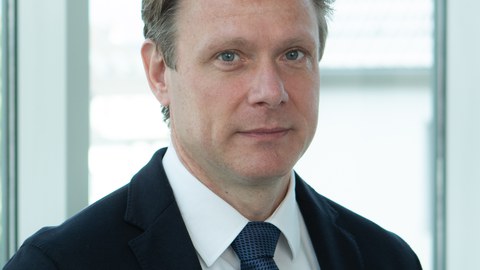 POrtrait Prof. Hagen B. Huttner