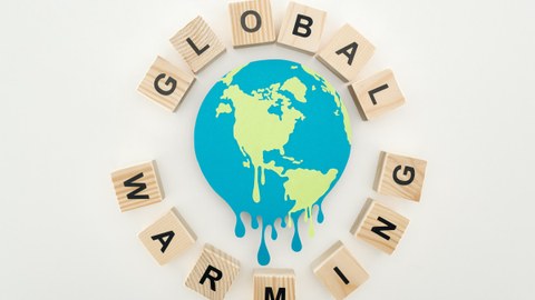 Buchstaben zu dem Wort "Global Warming" gelegt