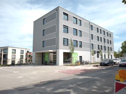 Building at Nöthnitzer Straße 69 in which the press office is located