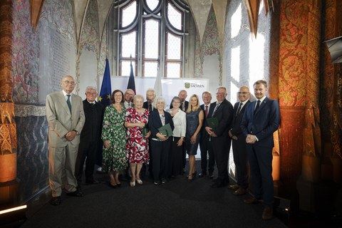 Ministerpräsident Michael Kretschmer verleiht 13 Persönlichkeiten Verdienstorden des Freistaates Sachsen - Gruppenbild,