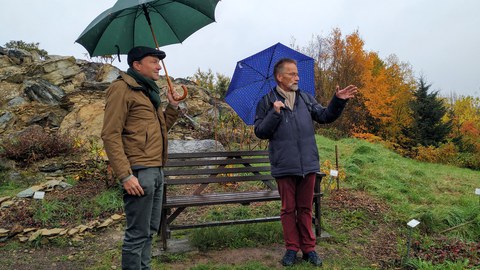 Forstbotanischer Garten_Prof. Andreas Roloff mit Staatsminister Wolfram Günther