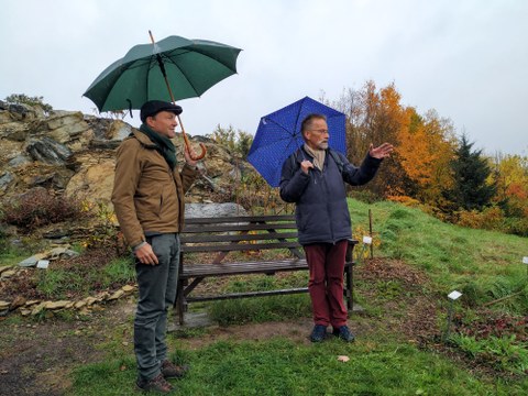 Forstbotanischer Garten_Prof. Andreas Roloff mit Staatsminister Wolfram Günther